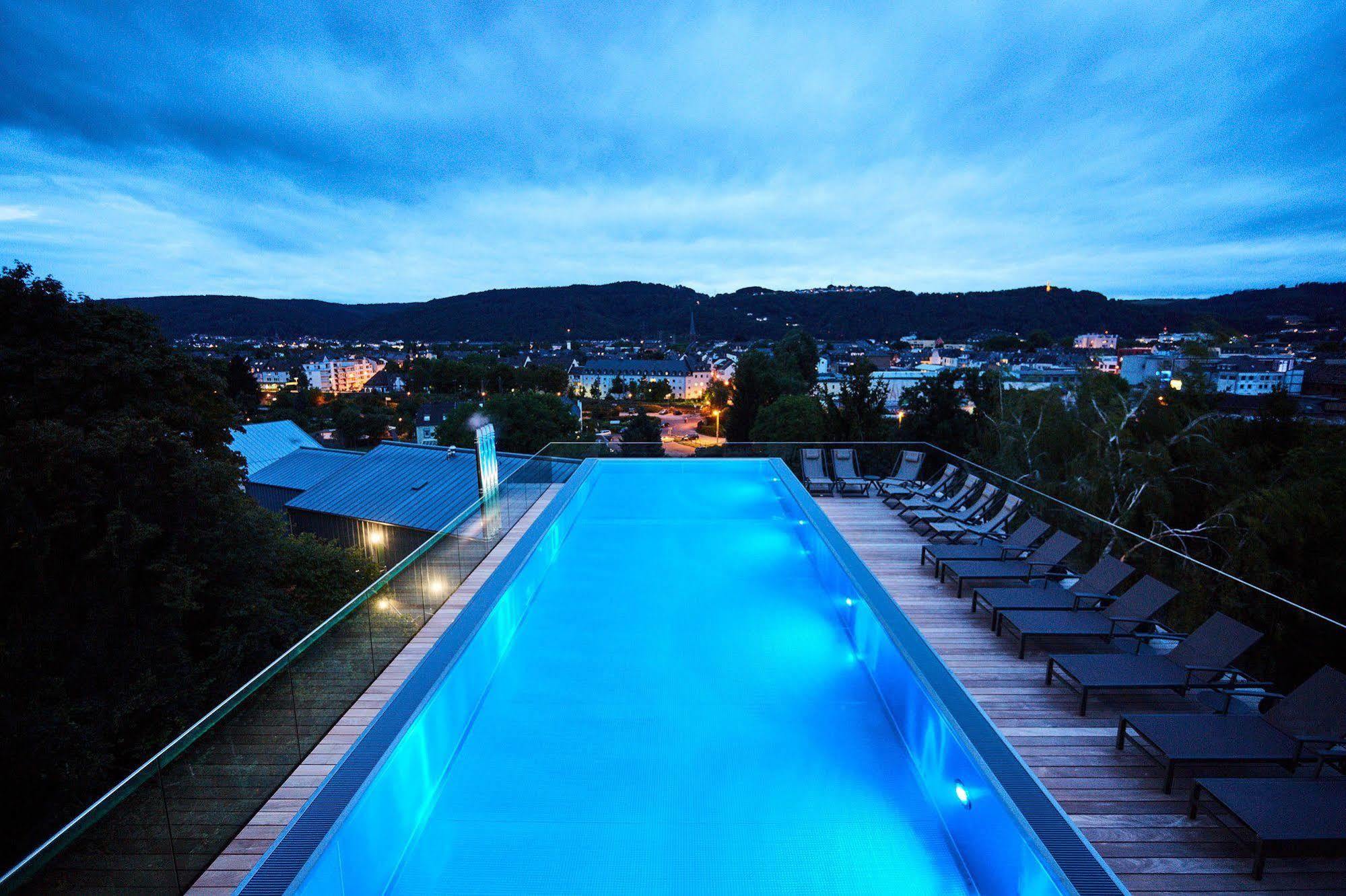 Hügel Hotel 4*